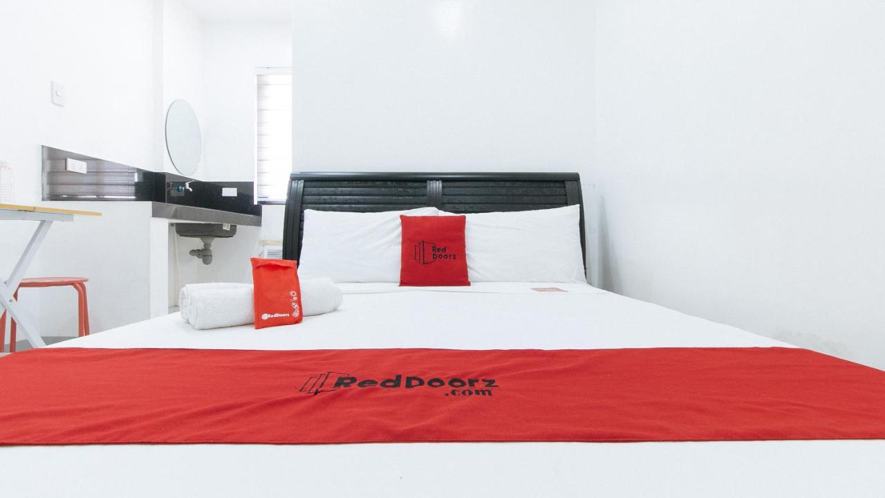 Hotel Reddoorz Near Sm Bicutan Paranaque City Exterior foto