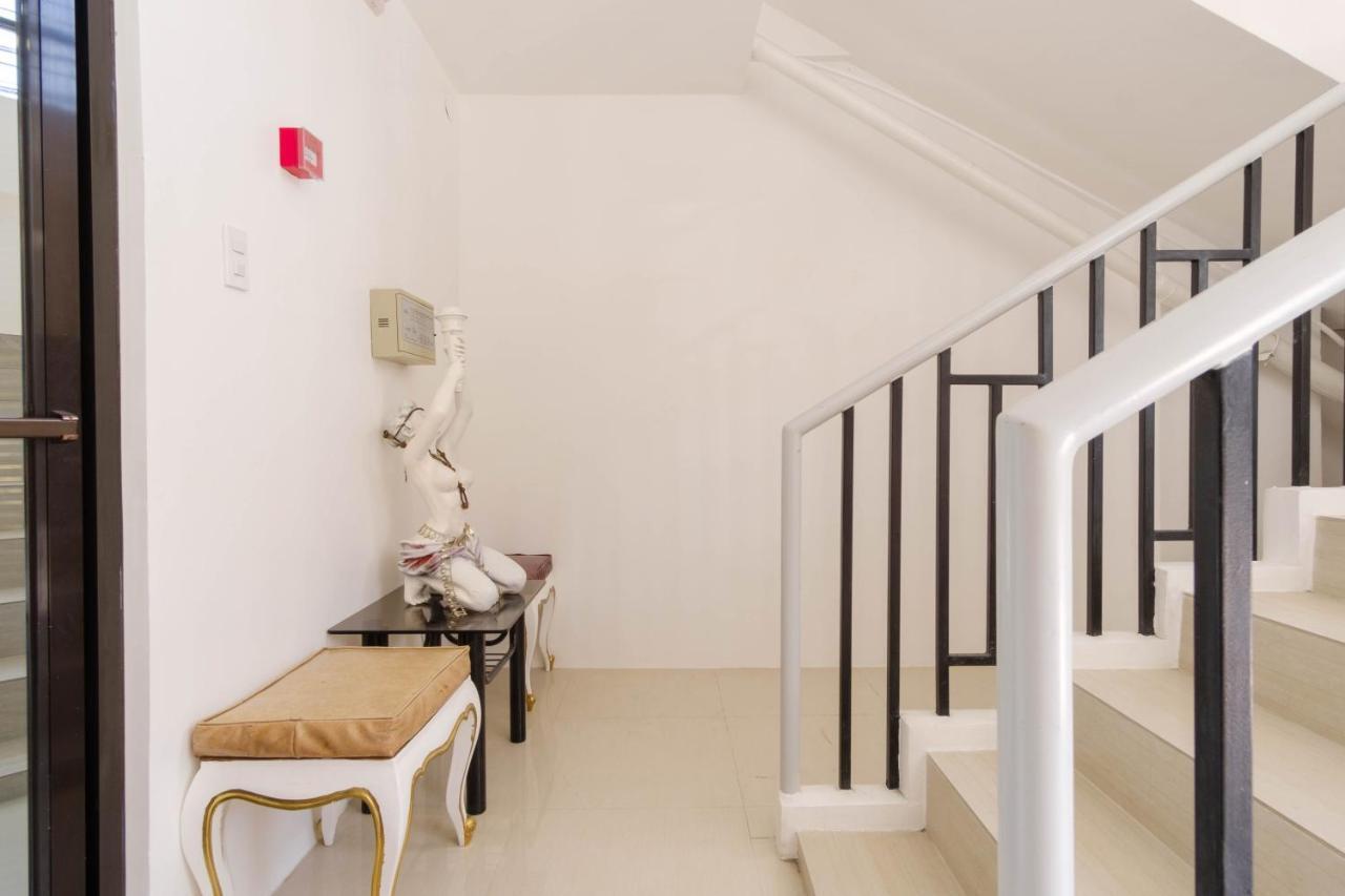 Hotel Reddoorz Near Sm Bicutan Paranaque City Exterior foto